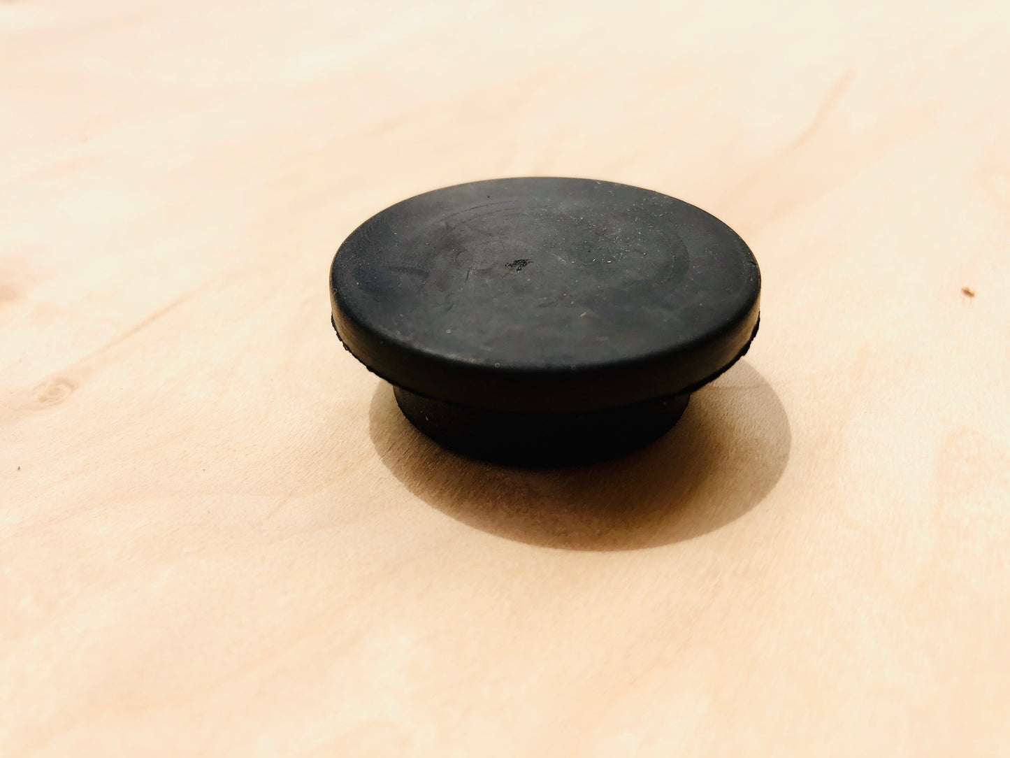 Vacuum Table Plug